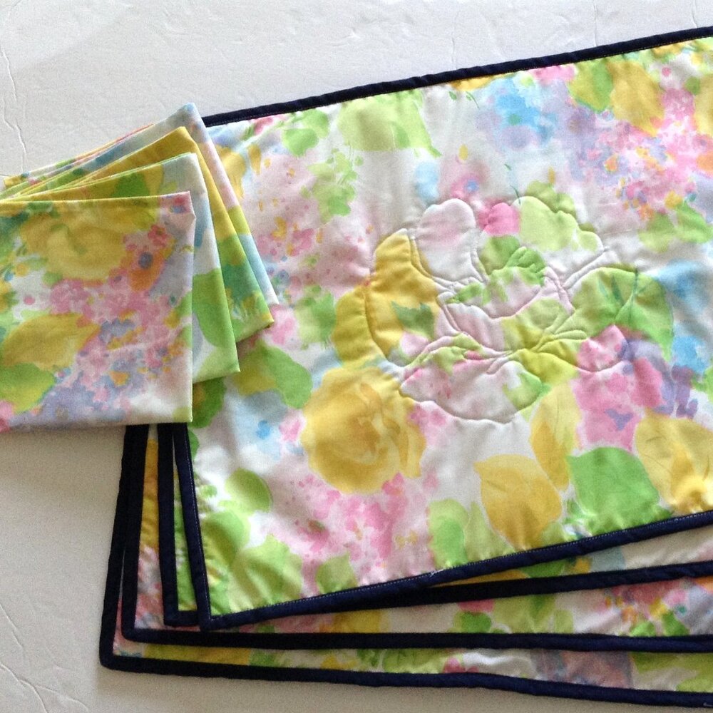 Handmade Set of 4 Placemats with Matching Napkins Reversible Table Linens
